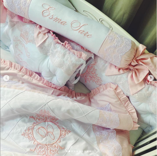 Baby Bettdecke mit Spitze Baby Bettdecke mit Spitze