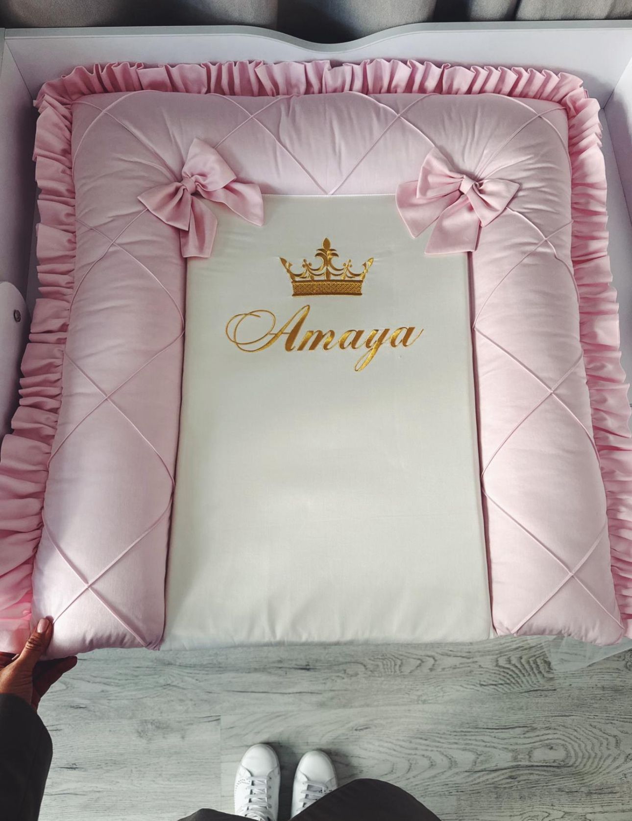 Wickelauflage aus Velours Rosa/Weiß Wickelauflage aus Velours Rosa/Weiß