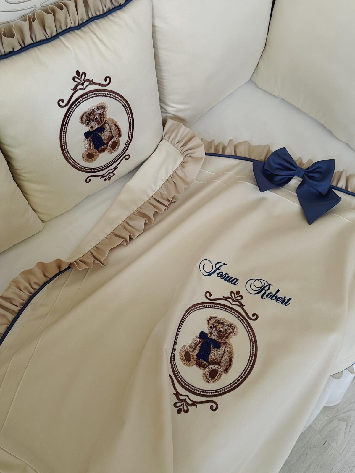 Babybett komplett Set Creme mit Teddy Stickerei Babybett komplett Set Creme mit Teddy Stickerei