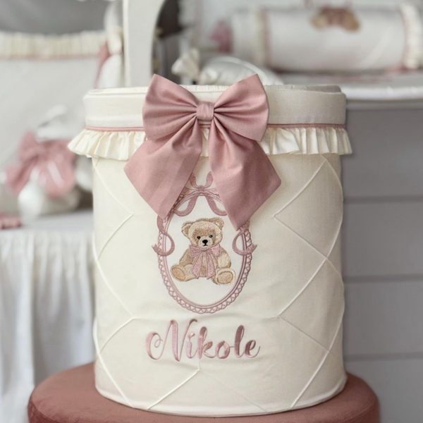 Korb Naturweiß/Altrosa mit Bär Stickerei