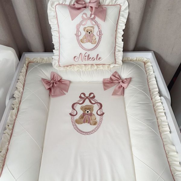 Wickelauflage Naturweiß/Altrosa mit Bär Stickerei