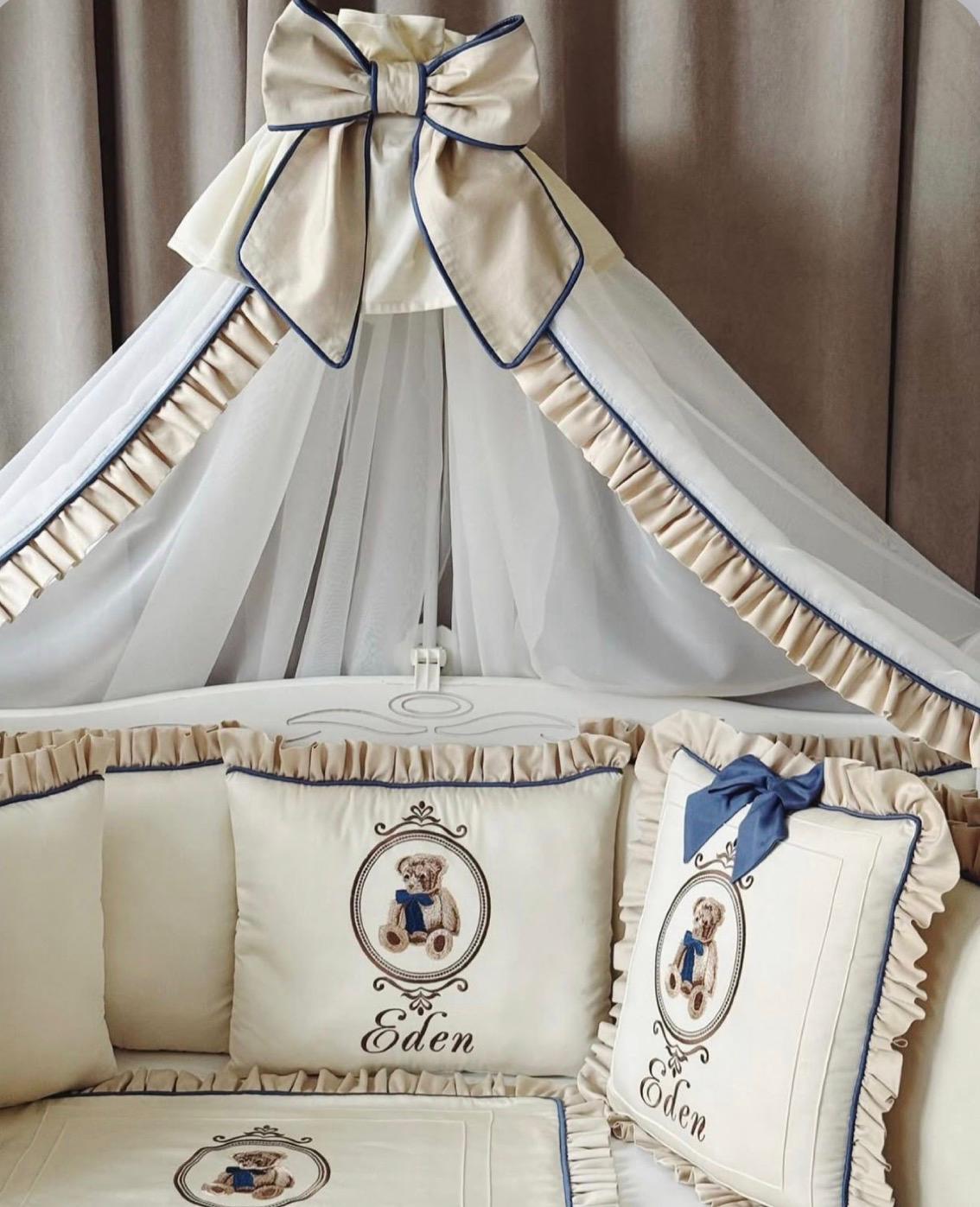 Himmelbett aus Chiffon Creme/Royal Blau Himmelbett aus Chiffon Creme/Royal Blau